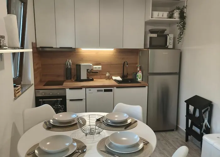 Romana Lejlighed Punat
